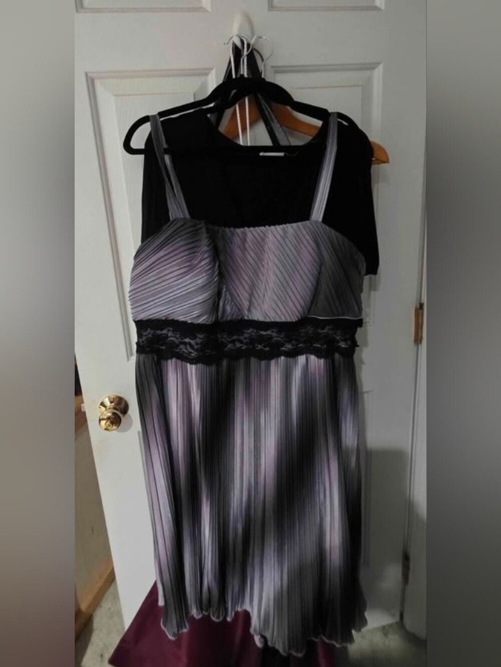 Maurice's Sleeveless Pleated Purple-Gray Evening Dress with Lace Trim Size 1